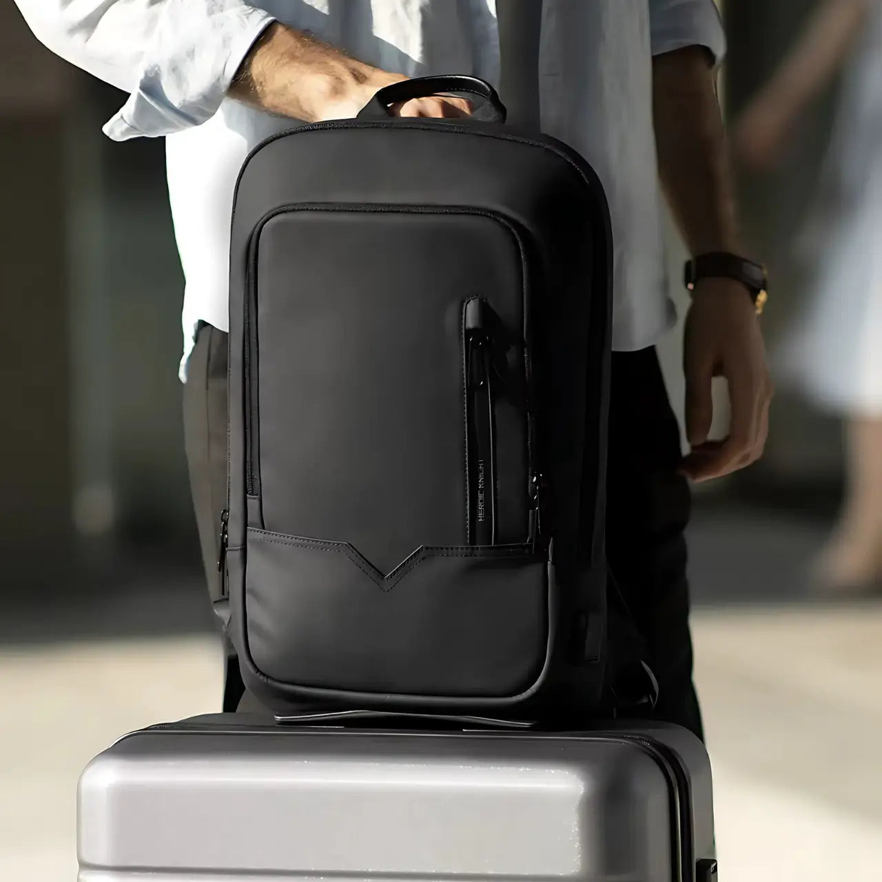 the slim laptop backpack - black - luggage sleev